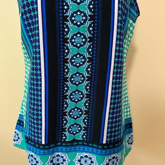 Banana Republic (MED) sleeveless tunic with bust darts and bottom slits. - Picture 2 of 8